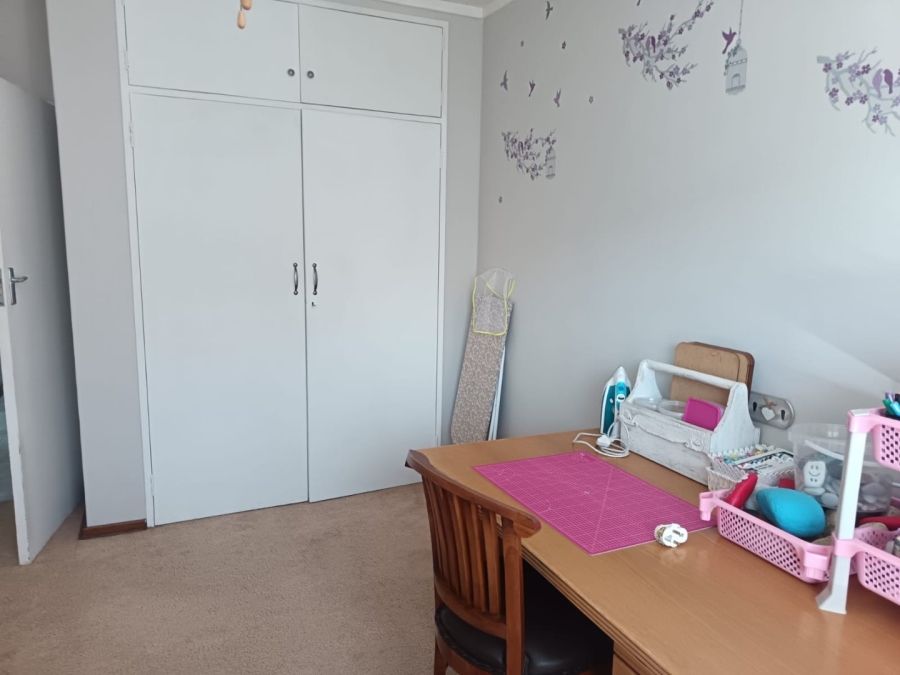 3 Bedroom Property for Sale in Rhodesdene Northern Cape